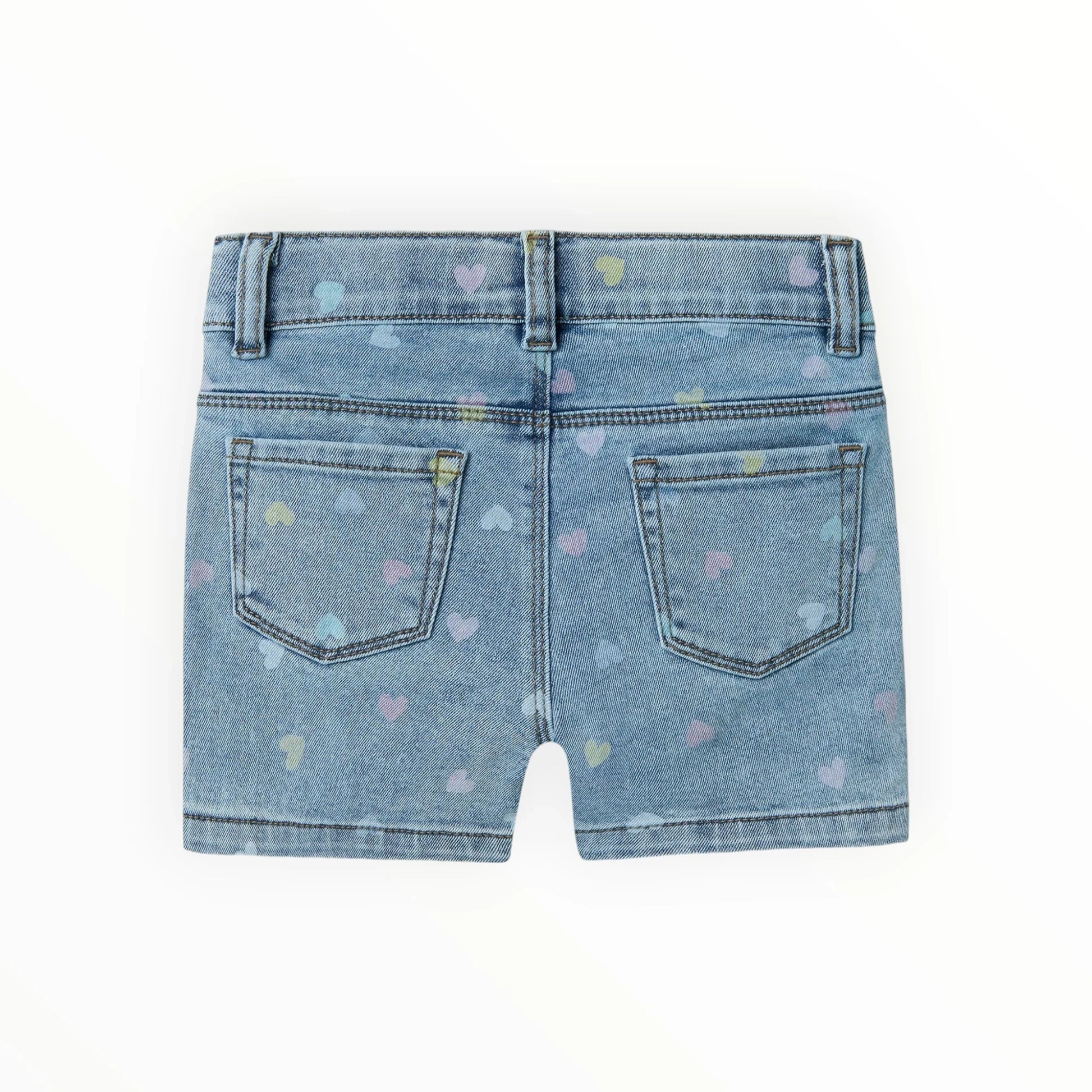 Pierrot Outlet kinder denim shorts met hartjesprint in pastelkleuren, verstelbare tailleband en zakken.