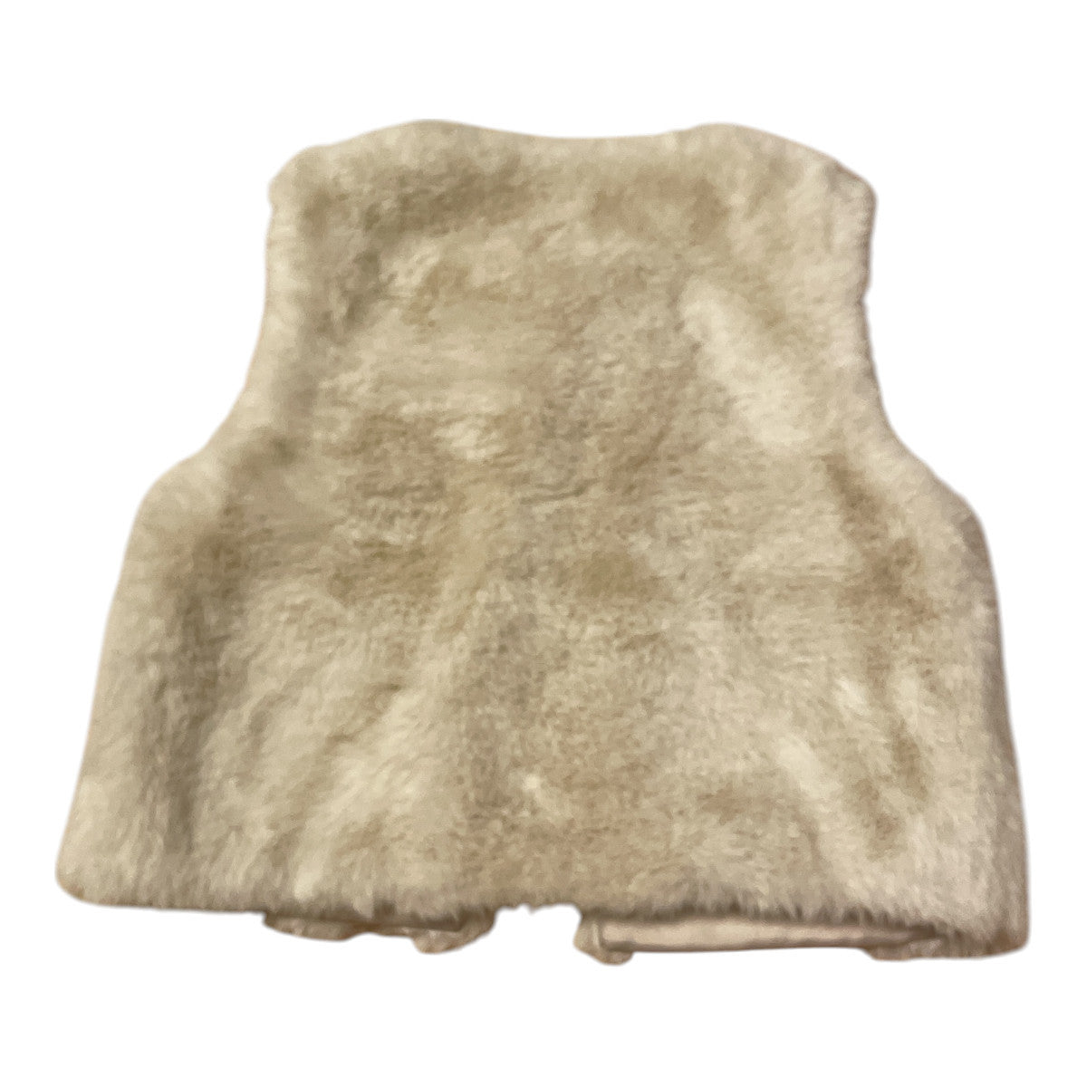 Pierrot Outlet crèmekleurig imitatiebont vest voor kinderen, mouwloos en open aan de voorkant.