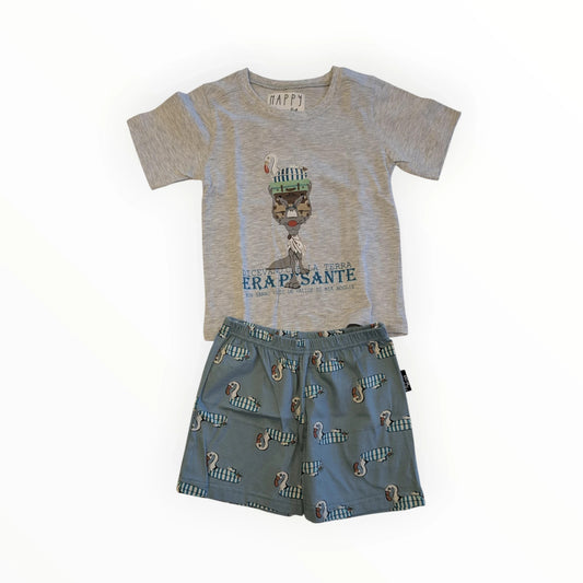Pierrot Outlet kinder pyjamaset: grijs T-shirt met print en blauwe short met eendenprint. Comfortabel en vrolijk.