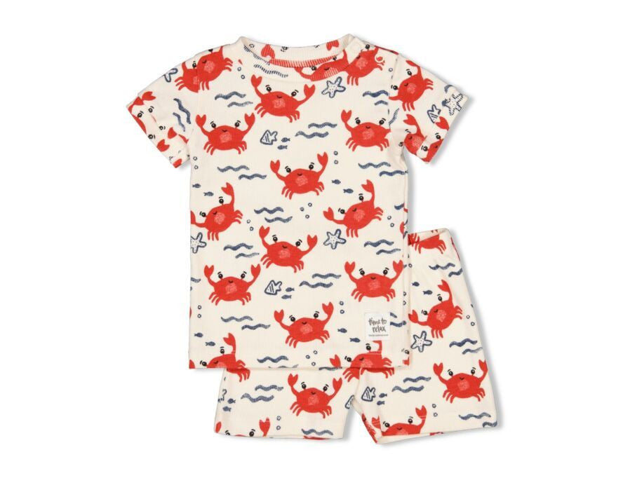 Pierrot Outlet kinder pyjamaset met krabbenprint, katoen, korte mouwen T-shirt en short met rode krabben en blauwe golven.