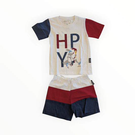 Pierrot Outlet kinder T-shirt en korte broek set met HPY print en cartoonafbeelding. T-shirt met rode en marineblauwe mouwen. Short met colorblock design in rood, wit en marineblauw.
