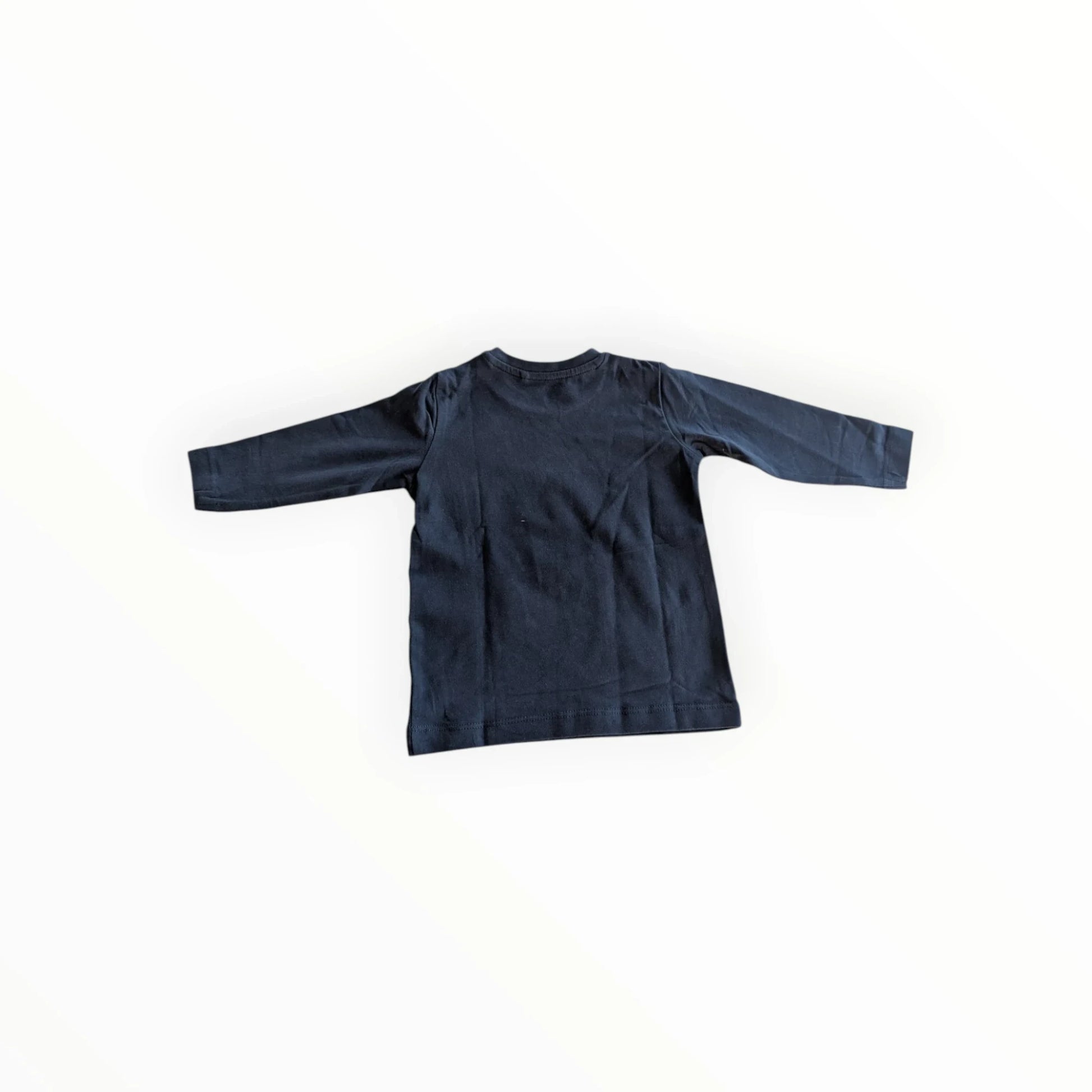 Pierrot Outlet nachtblauwe longsleeve T-shirt met vliegtuigprint en tekst 'let your dreams fly'.