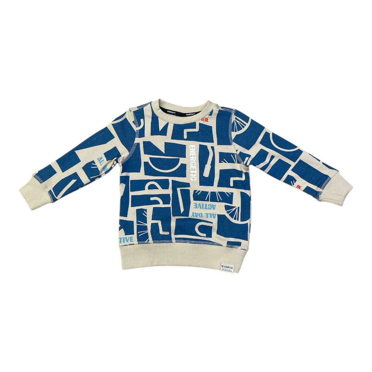 Pierrot Outlet kinder sweater met abstract blauw-wit patroon, tekstdetails en beige boorden. Gemaakt van katoen.