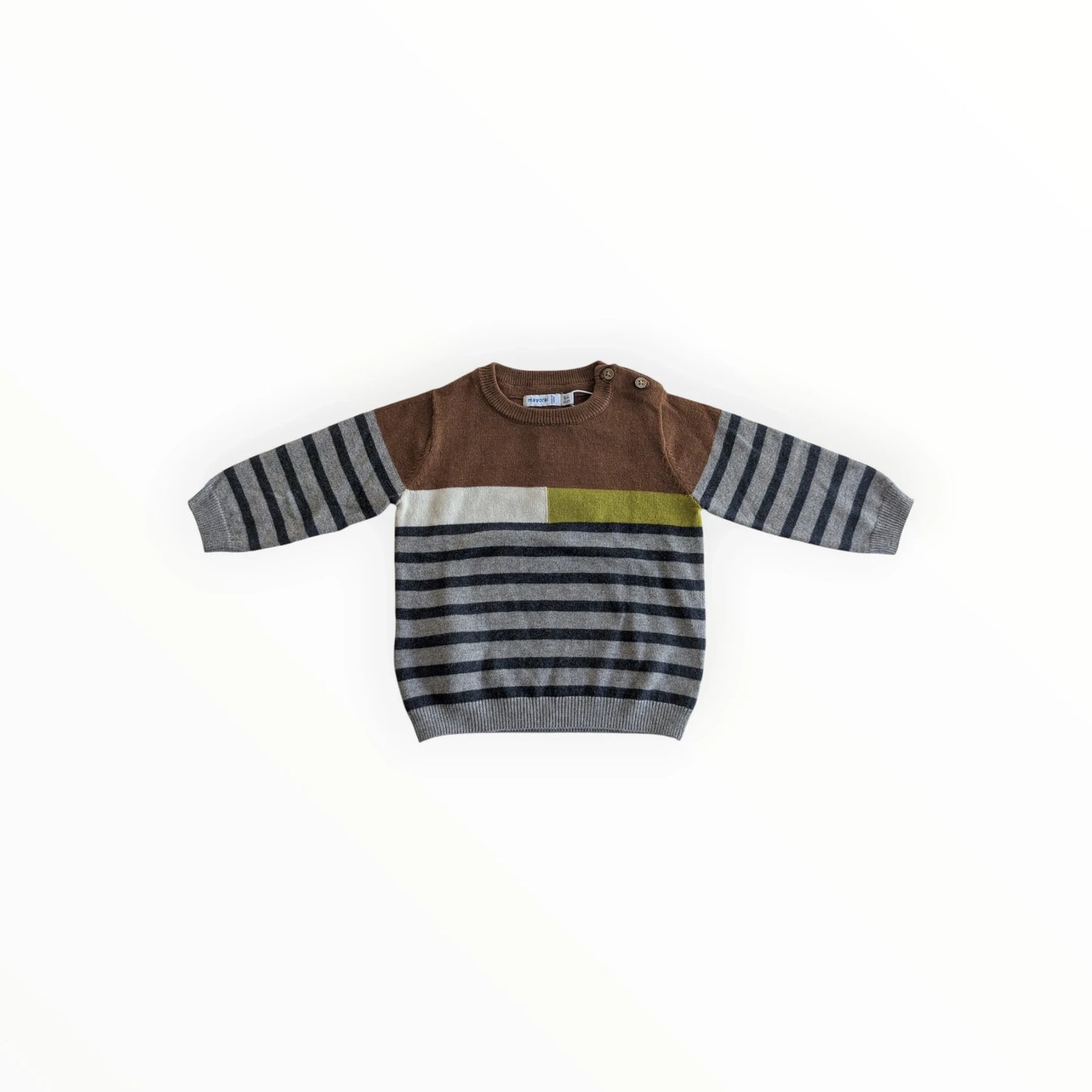 Pierrot Outlet gestreepte gebreide kinder trui met lange mouwen in bruin, grijs en groen. Met knoopsluiting op de schouder.