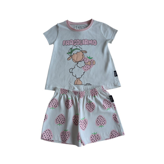 Pierrot Outlet wit katoenen pyjamaset met korte mouwen en aardbeienprint, met schaapje en tekst FRAGOLIAMO.