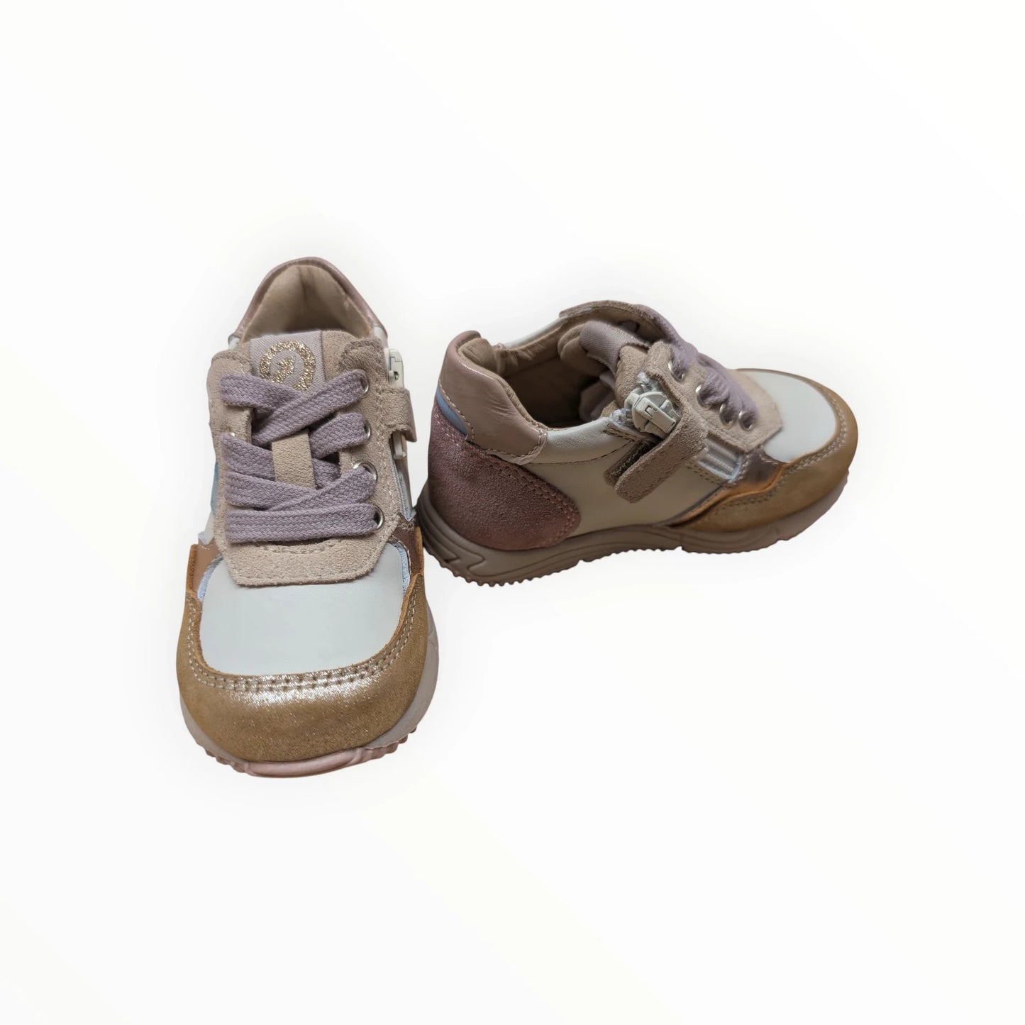 Pierrot Outlet kindersneakers van suède en leer in beige met gouden en pastelkleurige accenten. Met veters en rits.