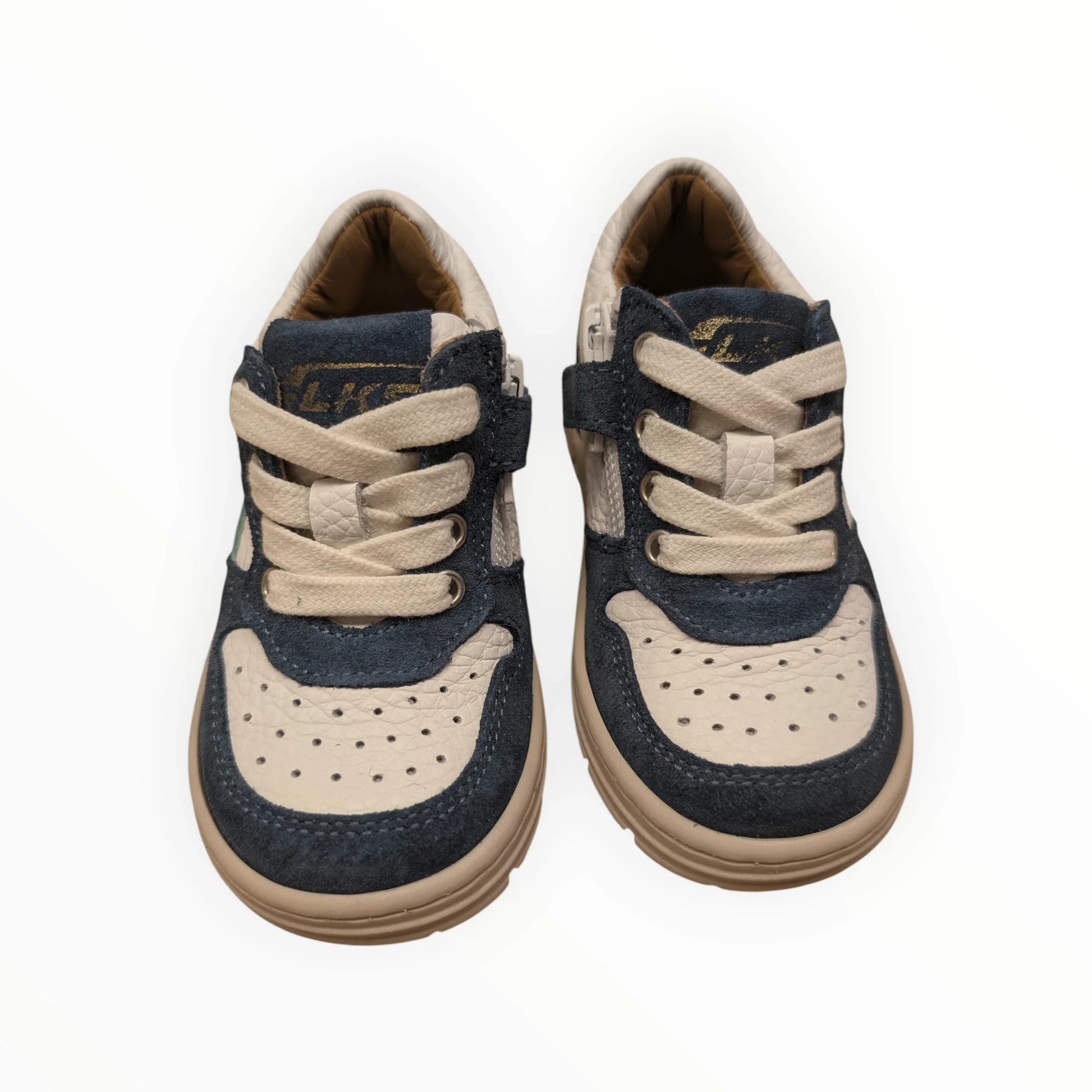 Pierrot Outlet kindersneakers van suède en leer in blauw, beige en groen met veters en klittenbandsluiting.