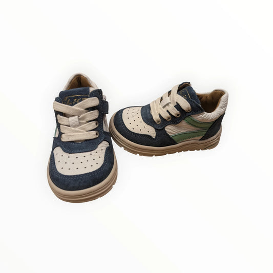 Pierrot Outlet kindersneakers in blauw, beige en groen suède en leer met veters en klittenband. Retro design.