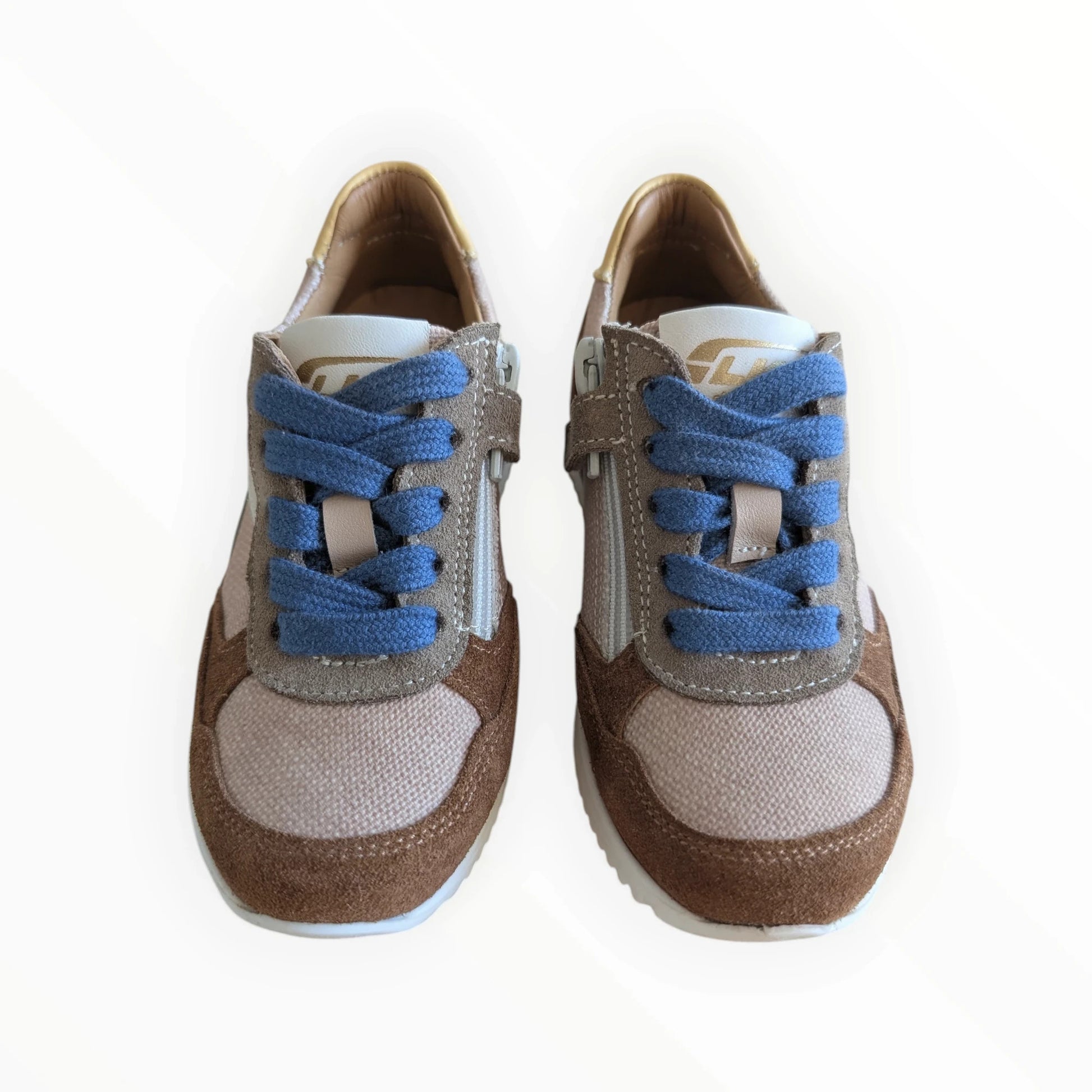 Pierrot Outlet kindersneakers van suède en textiel in bruin, beige en blauw met veters en rits.