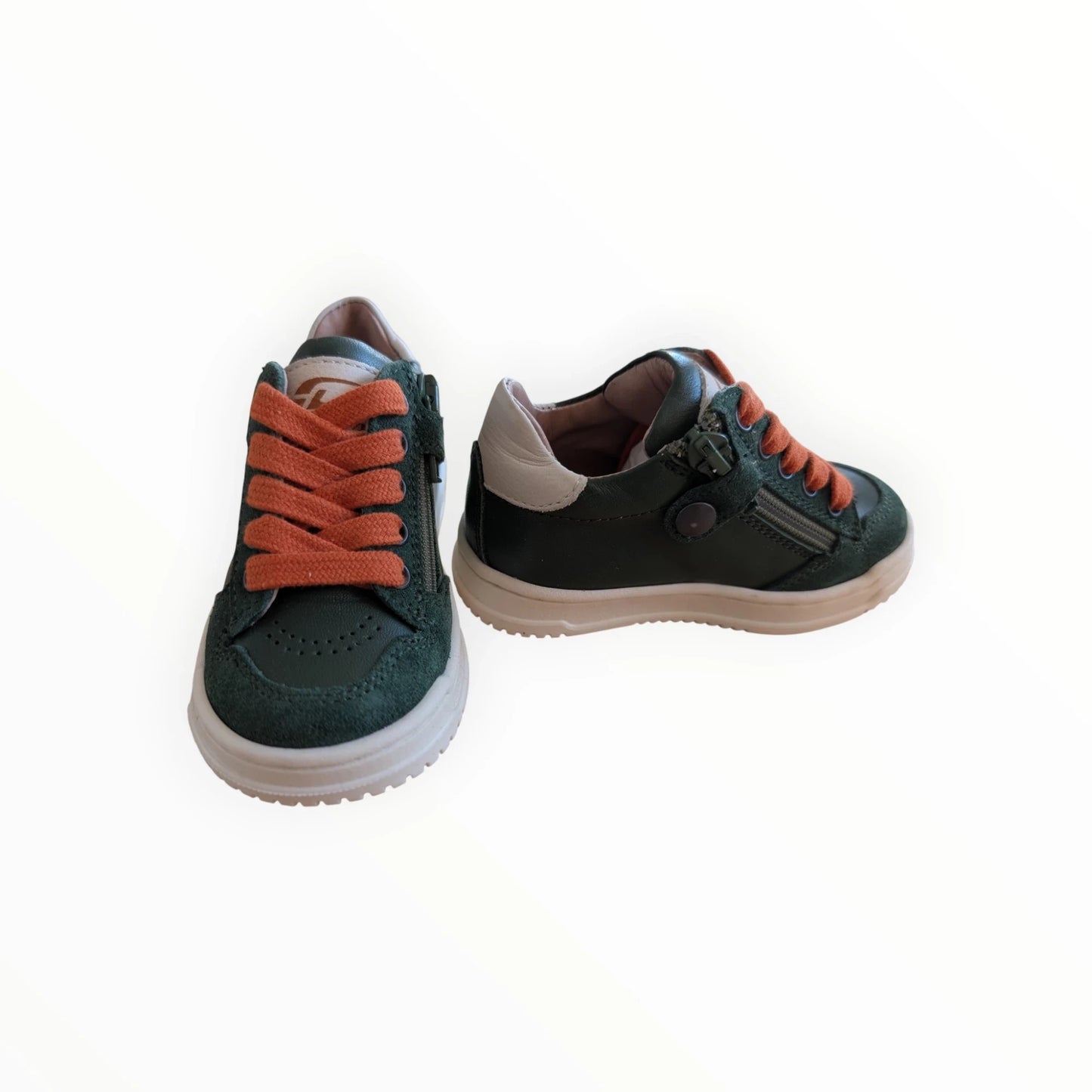 Pierrot Outlet kindersneakers in bosgroen suède en leer met oranje veters en rits