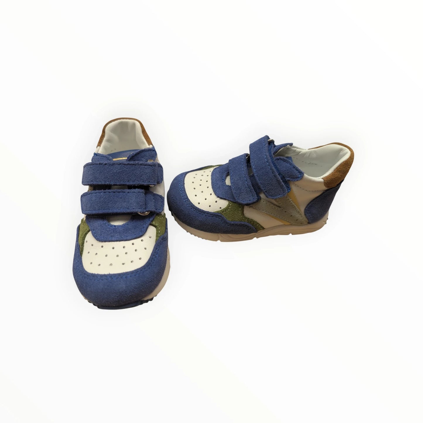 Pierrot Outlet kindersneakers met klittenbandsluiting in blauw, wit, groen en bruin, gemaakt van leer en suède.