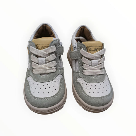 Pierrot Outlet kindersneakers van leer en suède in grijs, wit en geel met rits en vetersluiting.