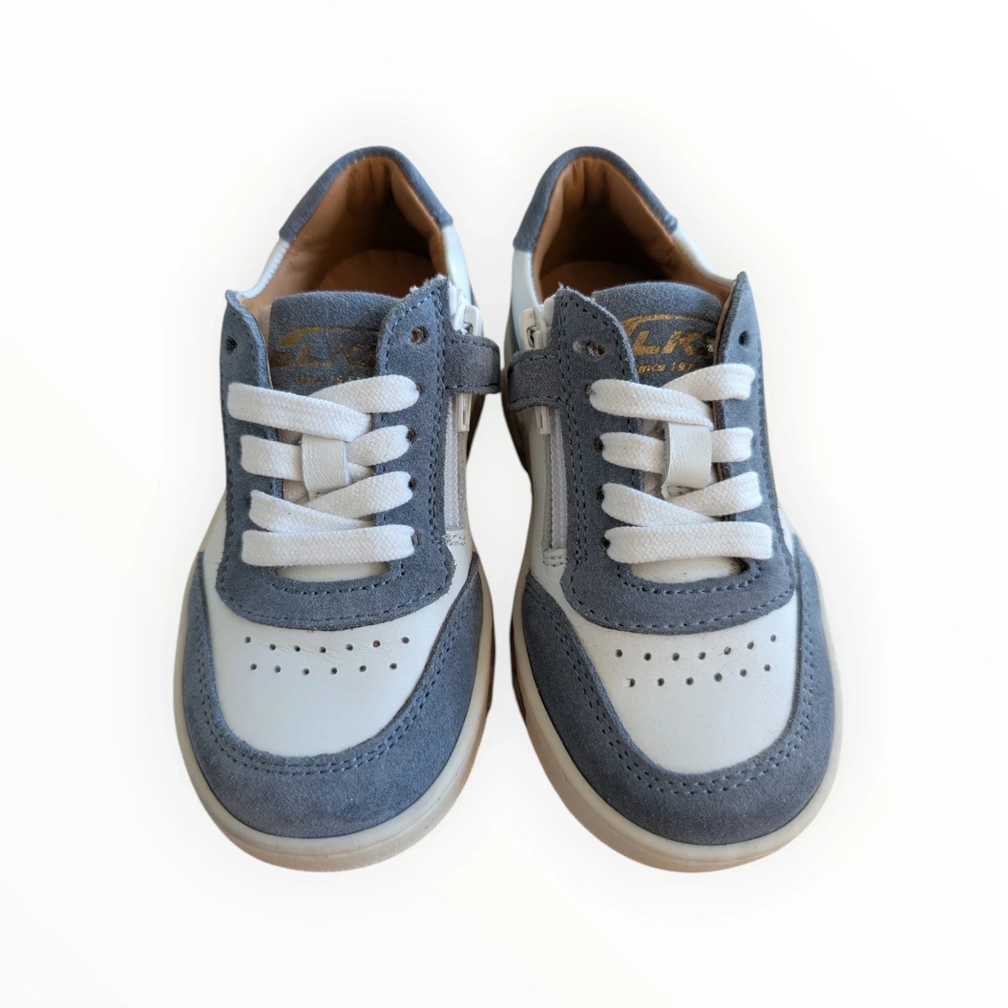 Pierrot Outlet kindersneakers van leer en suède in wit, grijs en olijfgroen met veters en rits.