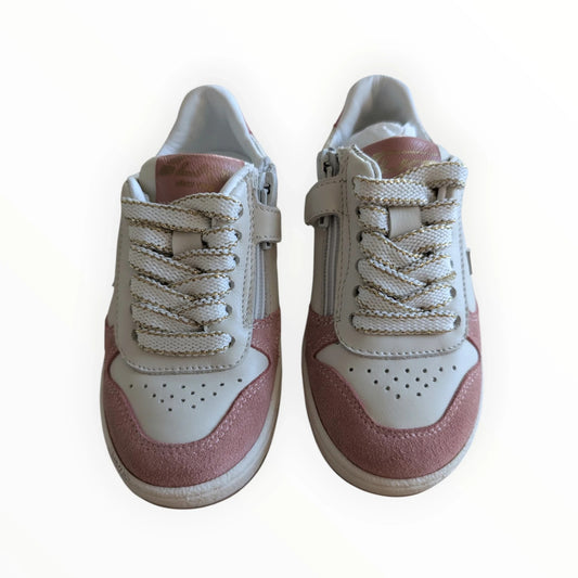 Pierrot Outlet kindersneakers off-white en roze leer met suède, veters en rits, sterrenpatroon op de hiel.