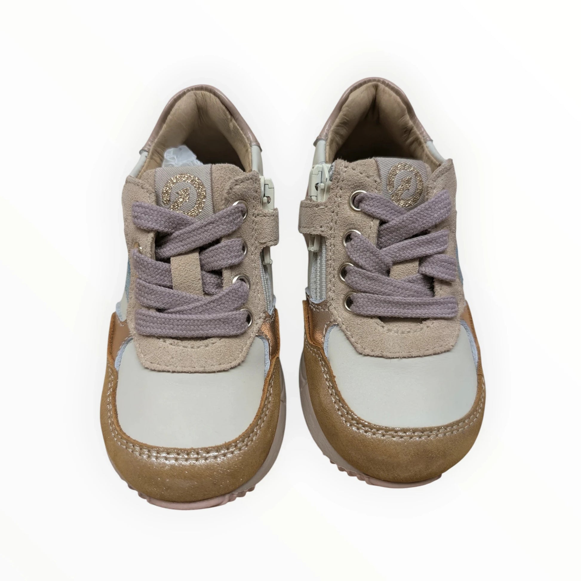 Pierrot Outlet kindersneakers van suède en leer in beige met gouden en pastelkleurige accenten, veters en rits.