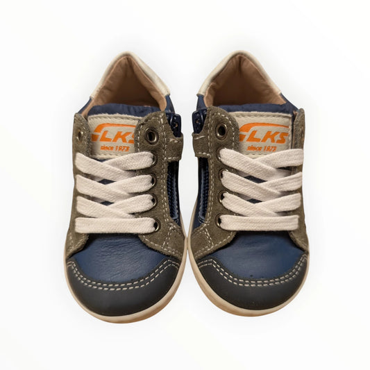 Pierrot Outlet kindersneakers met veters en rits in marineblauw, grijs en beige leer en suède.