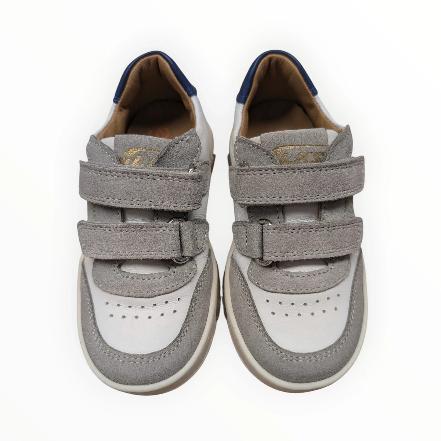 Pierrot Outlet kindersneakers van wit en grijs leer met suède, klittenbandsluiting en blauwe accenten.