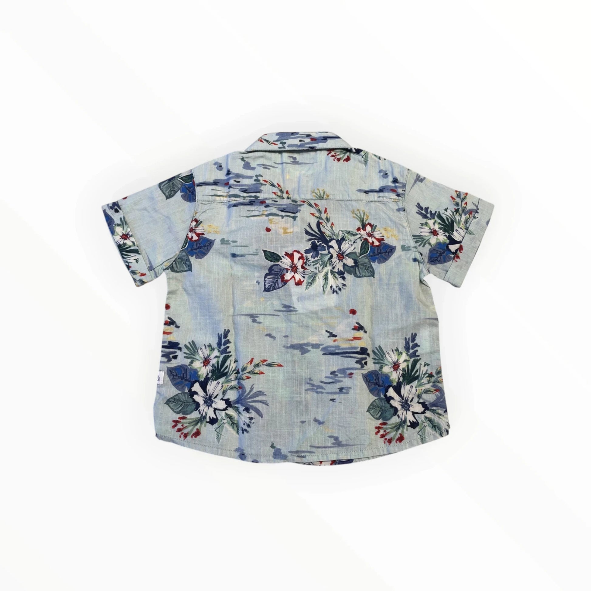 Pierrot Outlet lichtblauw overhemd met korte mouwen en bloemenprint, perfect voor de zomer.