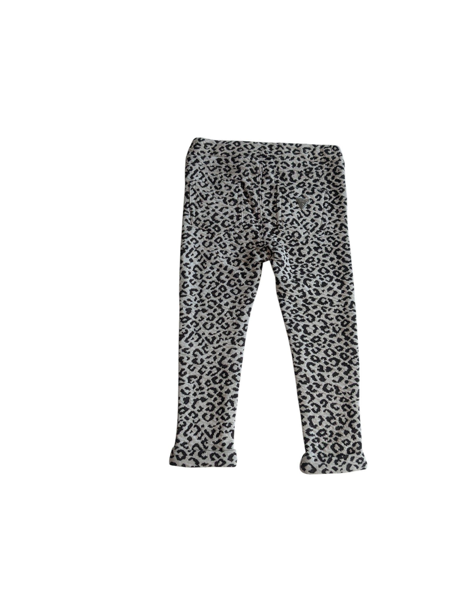 Pierrot Outlet meisjes legging met luipaardprint in zwart en wit, met een klein zakje met logo op de achterkant.