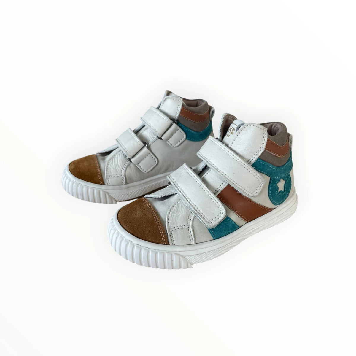 Pierrot Outlet halfhoge kindersneakers van wit leer en suède met bruine en petrolblauwe details en klittenband