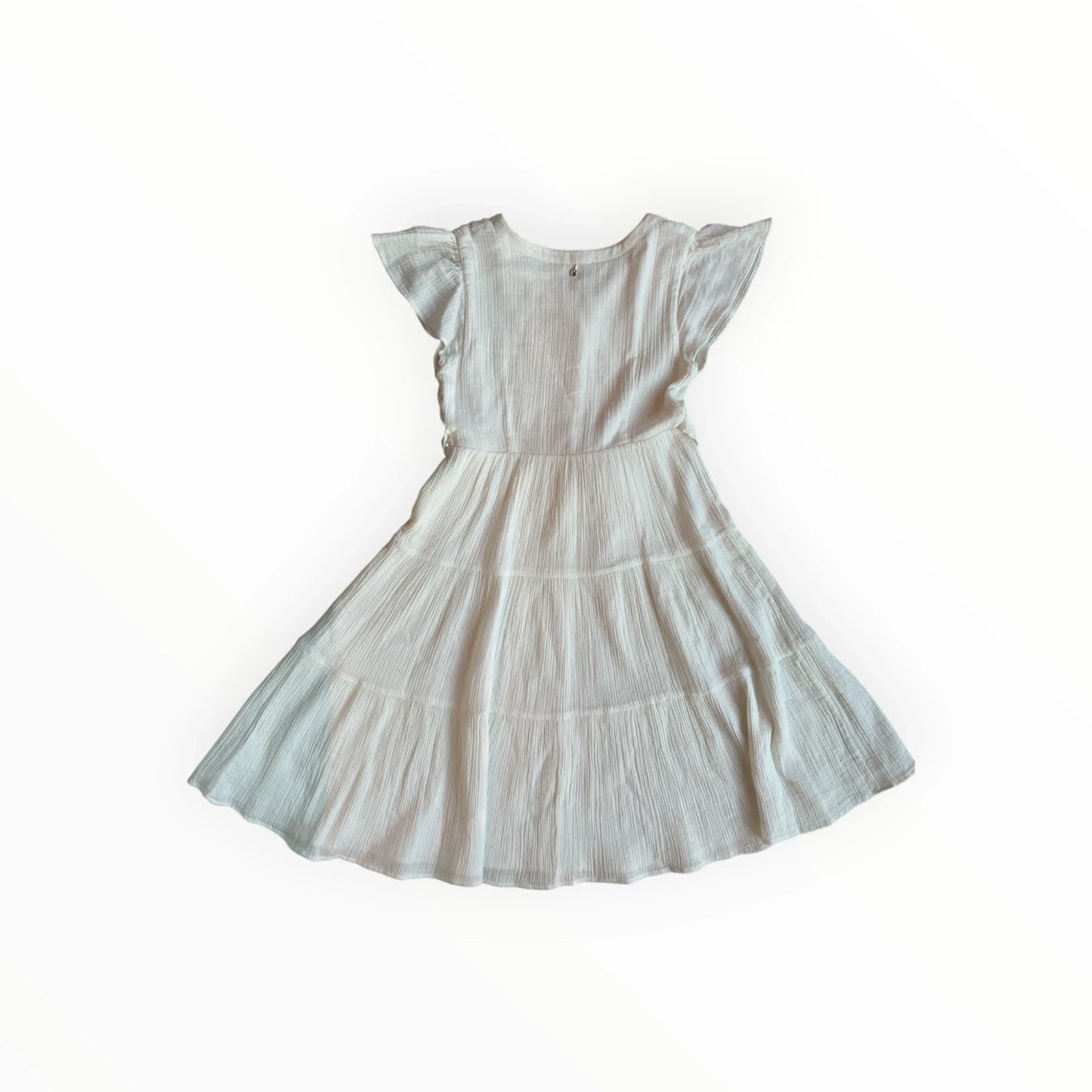 Witte LizzyLove meisjesjurk van Pierrot Outlet met vlindermouwen, gelaagde rok en luchtige, gestructureerde stof.