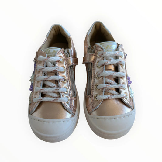 Pierrot Outlet LKS roségouden sneakers voor meisjes met bloemapplicaties, veters en ritssluiting