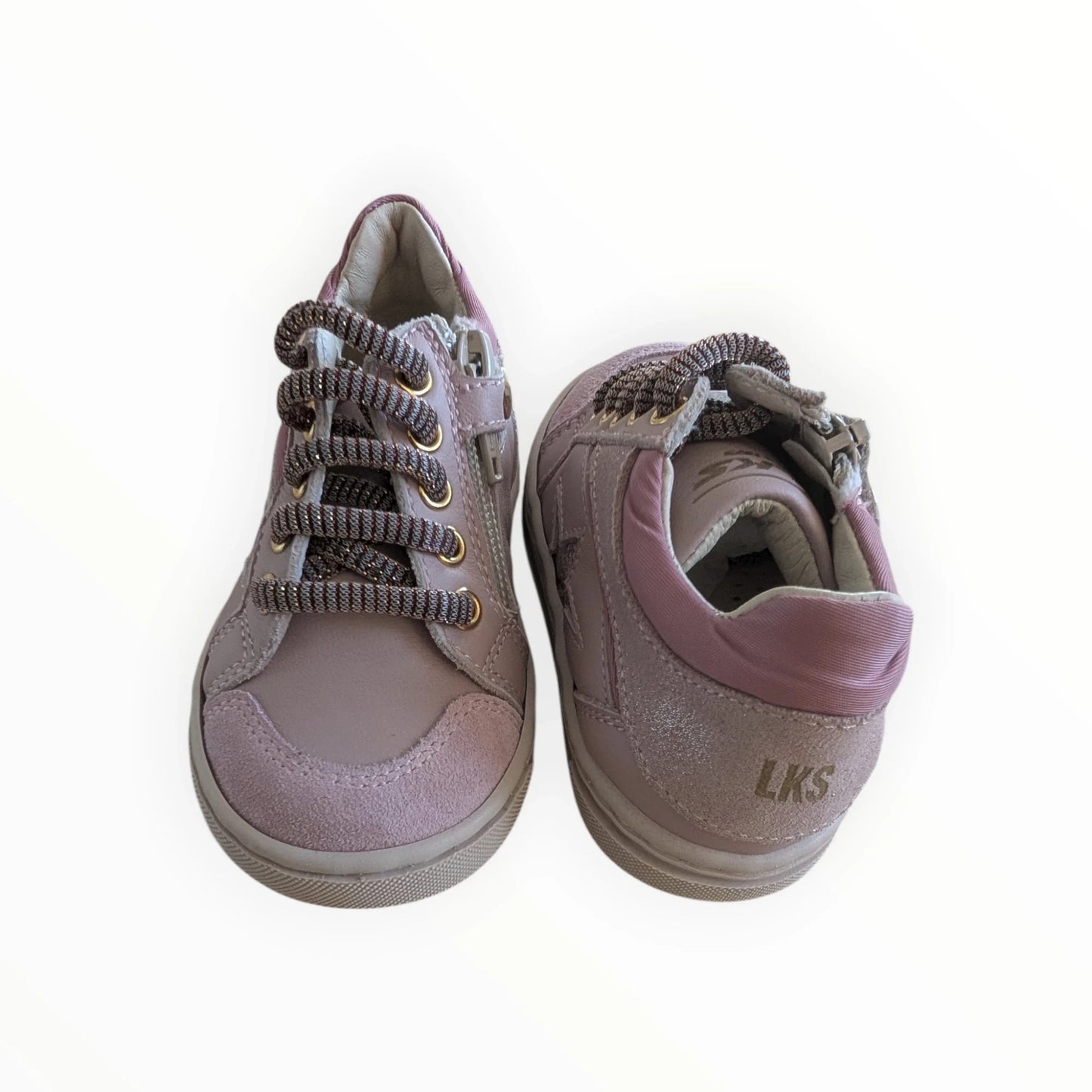 Pierrot Outlet LKS roze leren en suède kindersneakers met rits, veters, glitterster en metallic accenten.