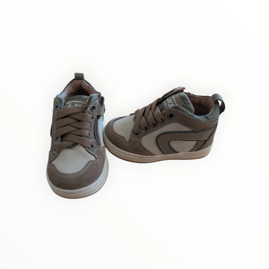 Pierrot Outlet LKS kindersneakers van suède en leer in beige en groen, met rits en veters
