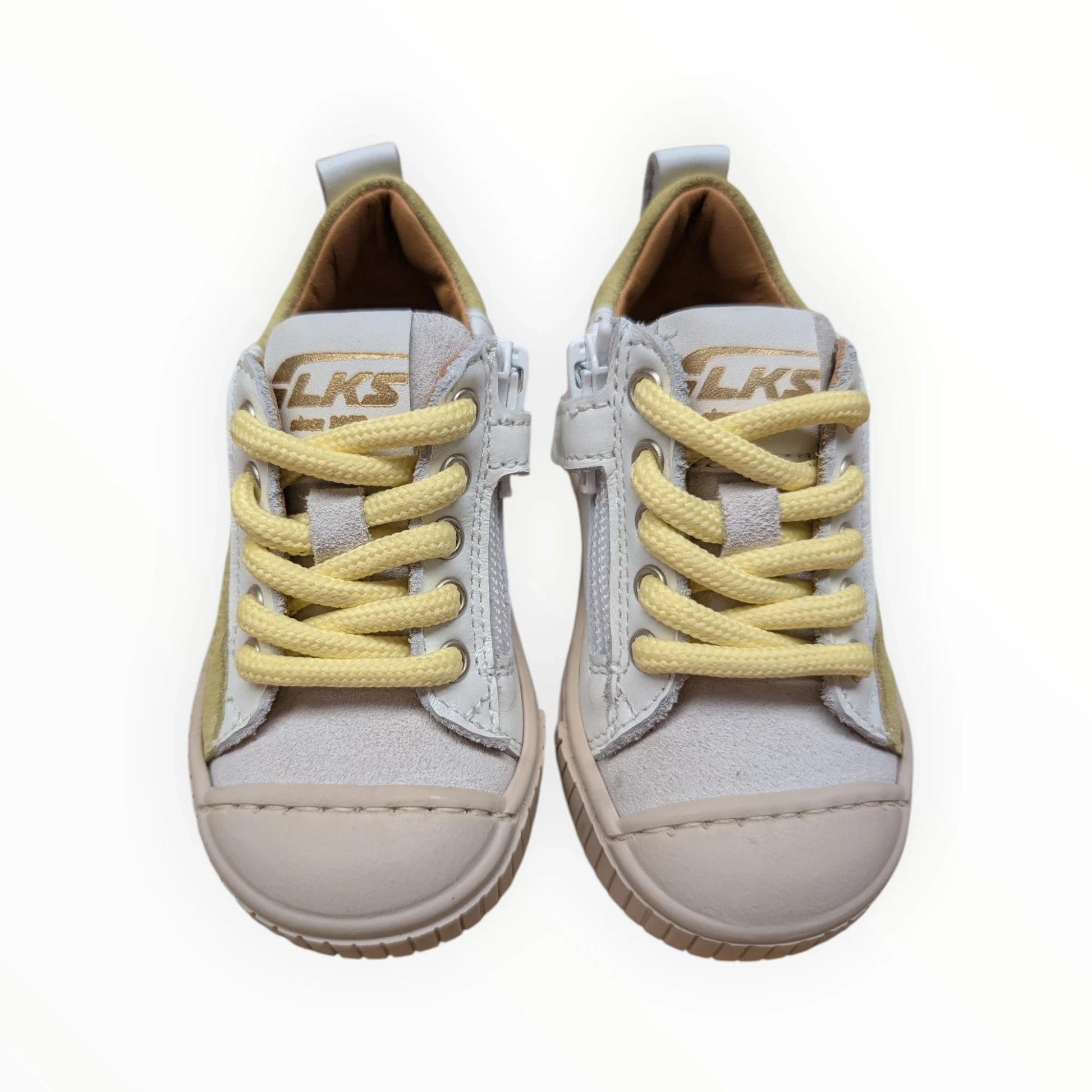 Pierrot Outlet LKS kindersneakers in crème met beige en gele veters. Leer en textiel, met rits en veters.