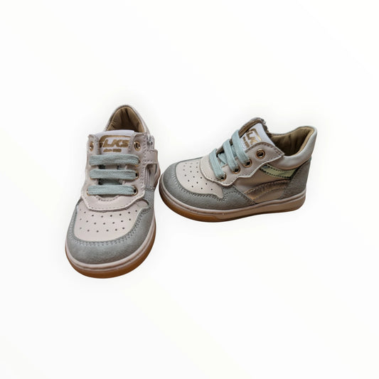 Pierrot Outlet LKS kindersneakers van leer en suède in off-white, lichtgrijs en mintgroen met veters en rits.