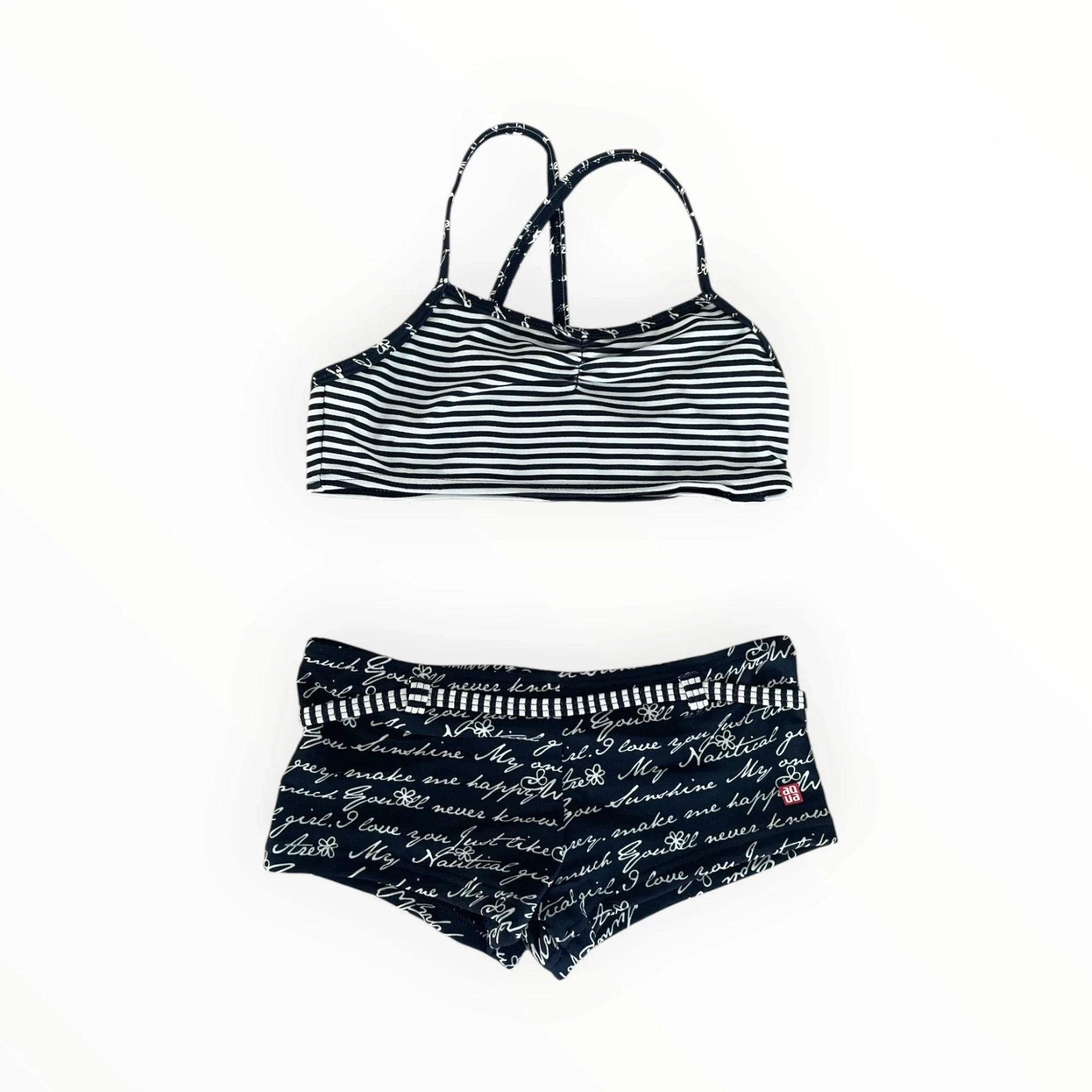 Pierrot Outlet tweedelige bikini voor meisjes in marineblauw met gestreepte top en broekje met tekstprint en riempje.