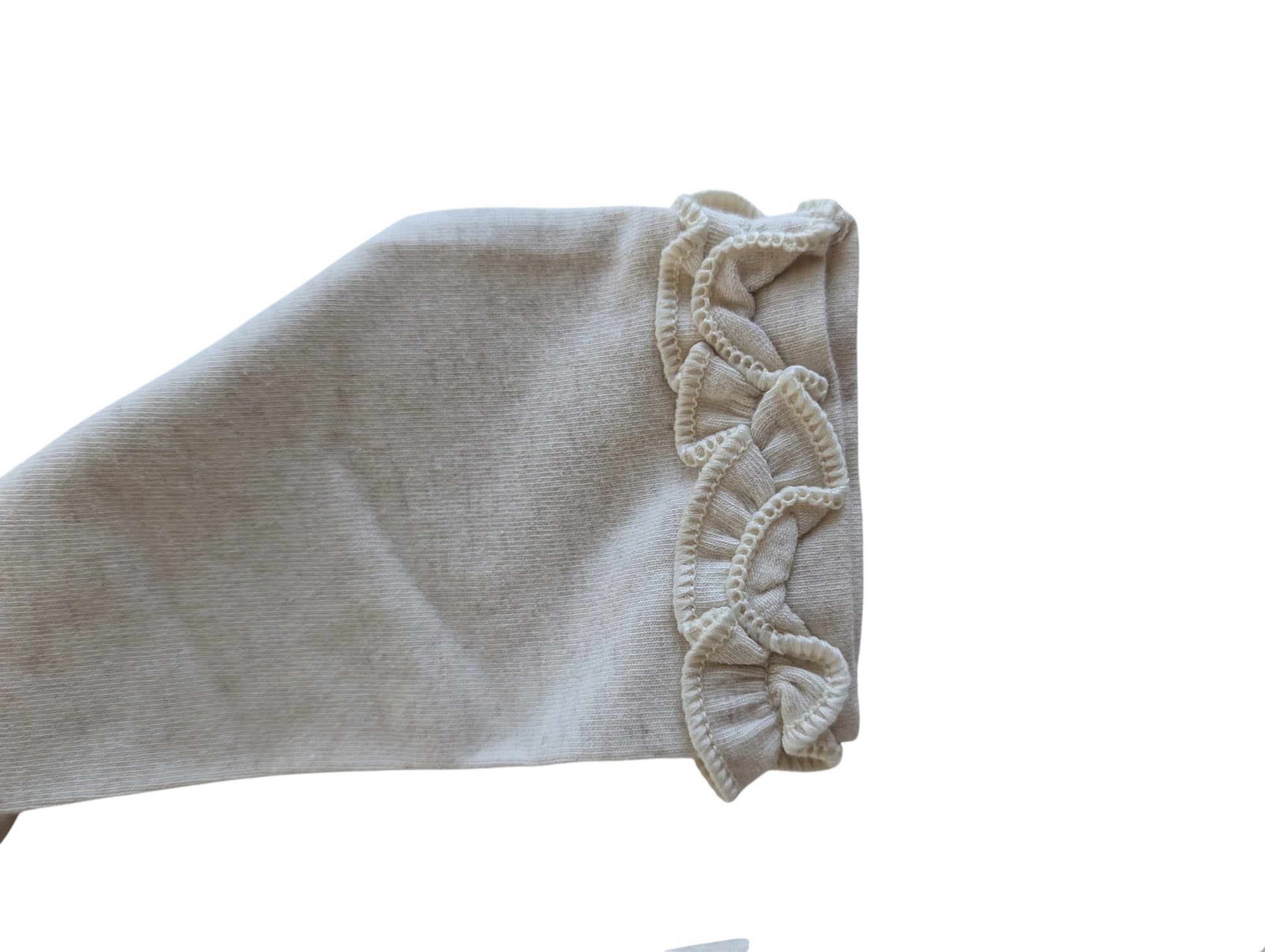 Pierrot Outlet meisjes longsleeve shirt met opdruk en ruches, beige gebreide stof, comfortabel en stijlvol.