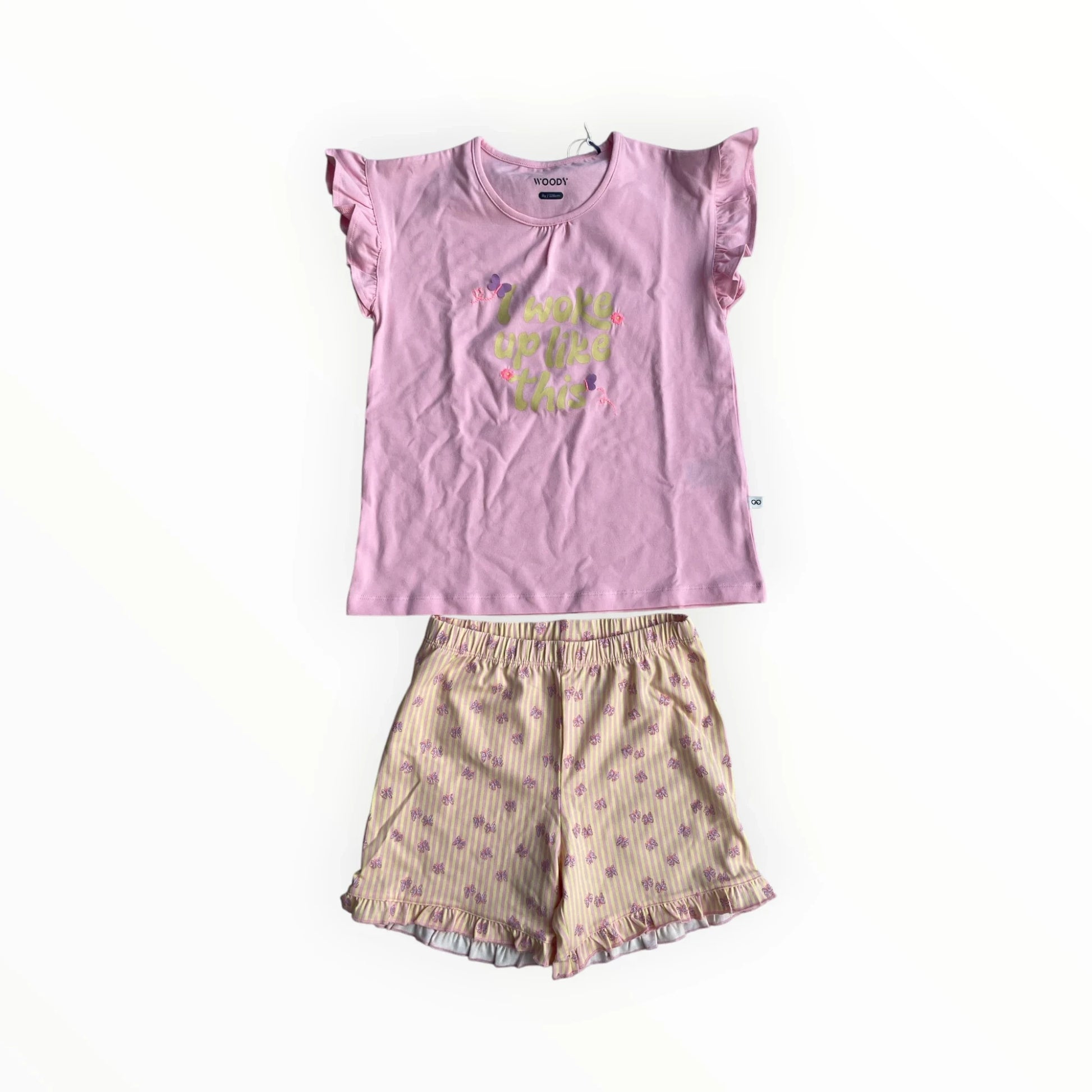Pierrot Outlet meisjes pyjamaset met korte mouwen en korte broek, zachtroze met strikjes en streepjes print, 'I woke up like this' tekst.
