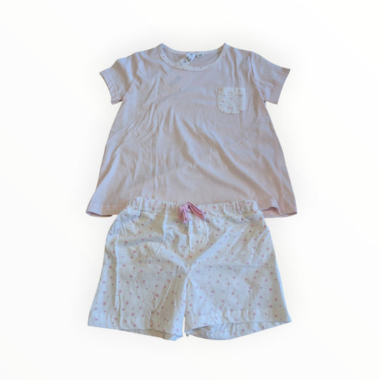 Pierrot Outlet meisjes pyjamaset met zachtroze T-shirt en wit broekje met sterretjesprint en elastische tailleband