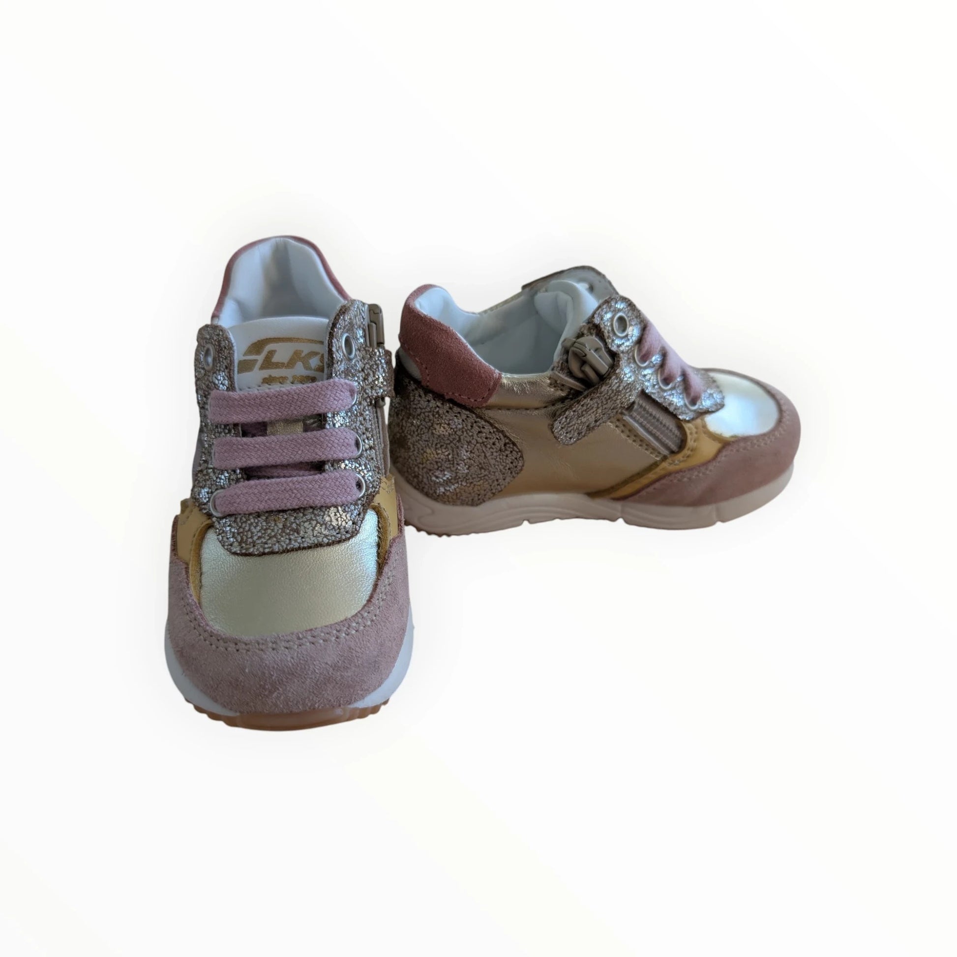 Pierrot Outlet meisjes sneakers met glitter in roze en goud, suède en vetersluiting.