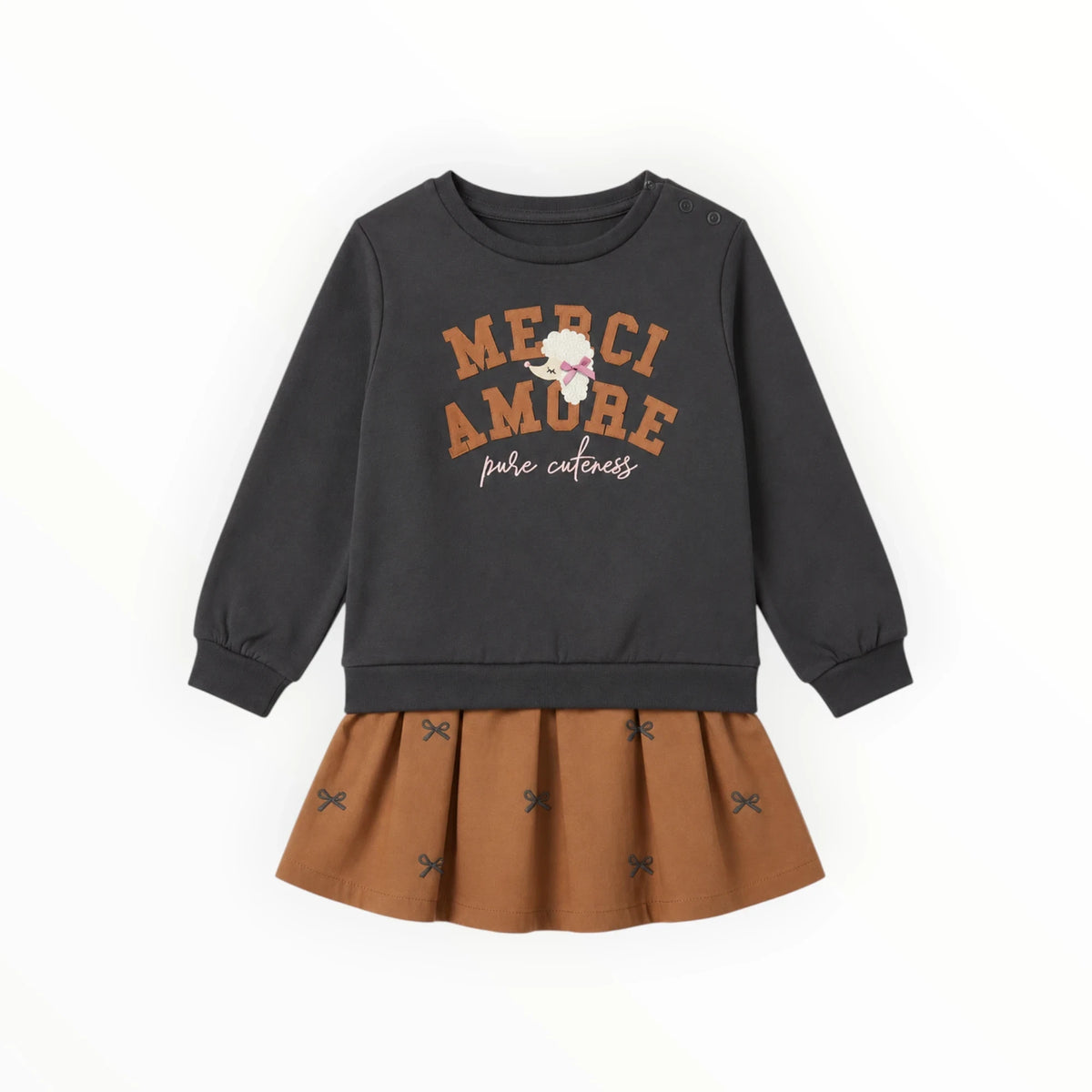 Pierrot Outlet meisjesjurk met donkergrijze sweatshirt top, Merci Amore opdruk en bruin rokje met strikjes