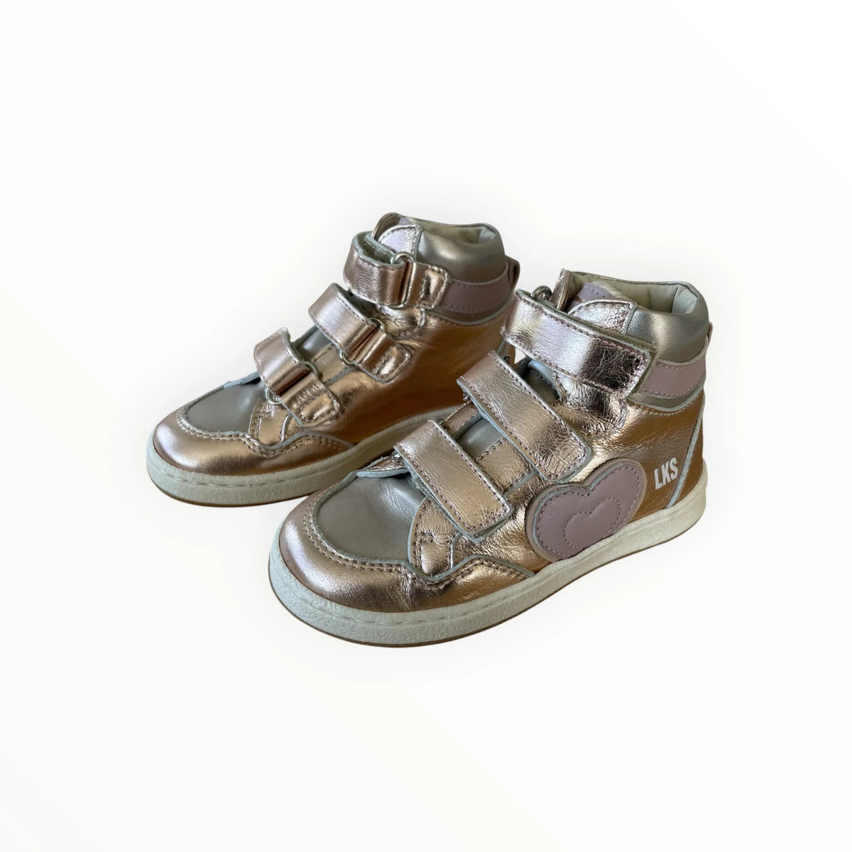 Pierrot Outlet metallic roze hoge sneakers voor meisjes met klittenband en hartjesdetail op een witte achtergrond