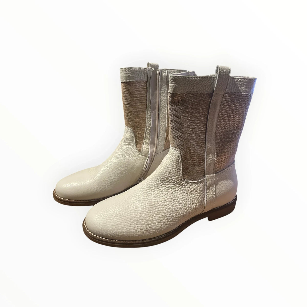 Pierrot Outlet off-white leren halfhoge laarzen met goudkleurige textielpanelen en ritssluiting aan de zijkant.