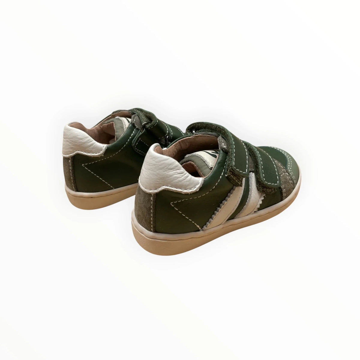 Pierrot Outlet olijfgroene leren kindersneakers met klittenband en witte accenten voor dagelijks speelplezier