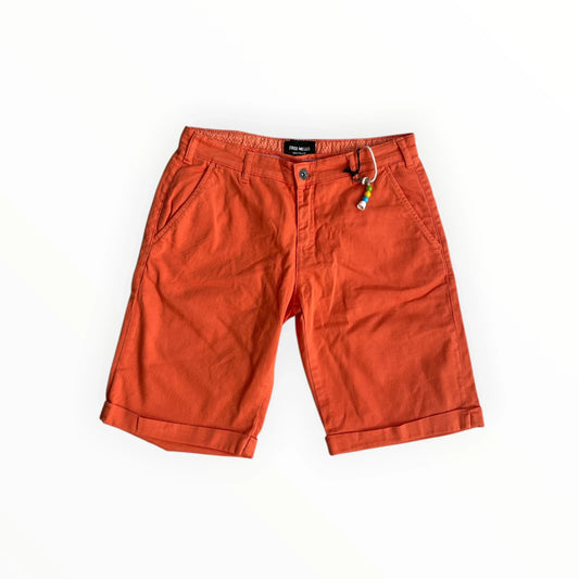 Oranje katoenen chino shorts van Pierrot Outlet met opgerolde pijpen en knoopsluiting voor een casual zomerlook.