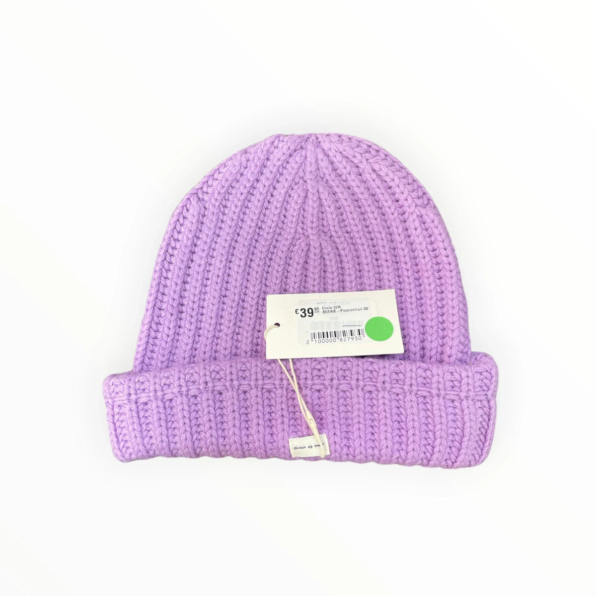 Pierrot Outlet paarse chunky geribde gebreide muts met omslag en productlabel.
