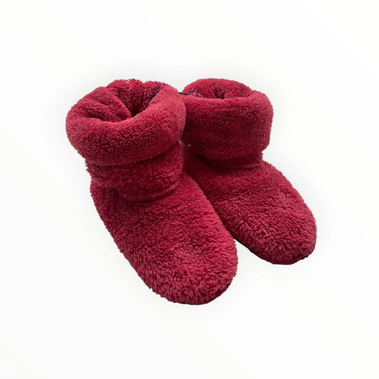 Pierrot Outlet pluche enkellaarsjes in dieprood met teddy-achtige stof en opgerolde boord.