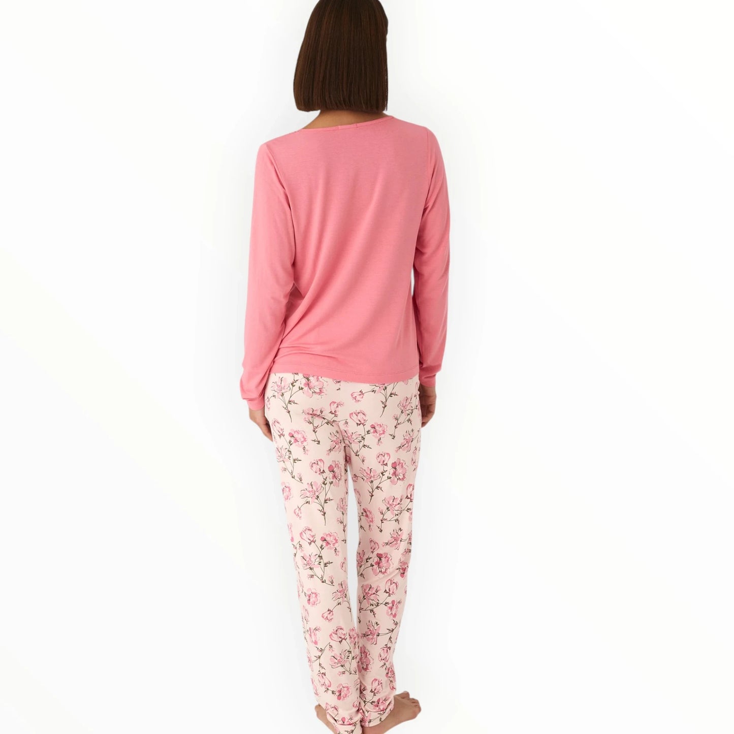 Pierrot Outlet dames pyjamaset met lange mouwen, roze top en broek met bloemenprint. Zachte stof.