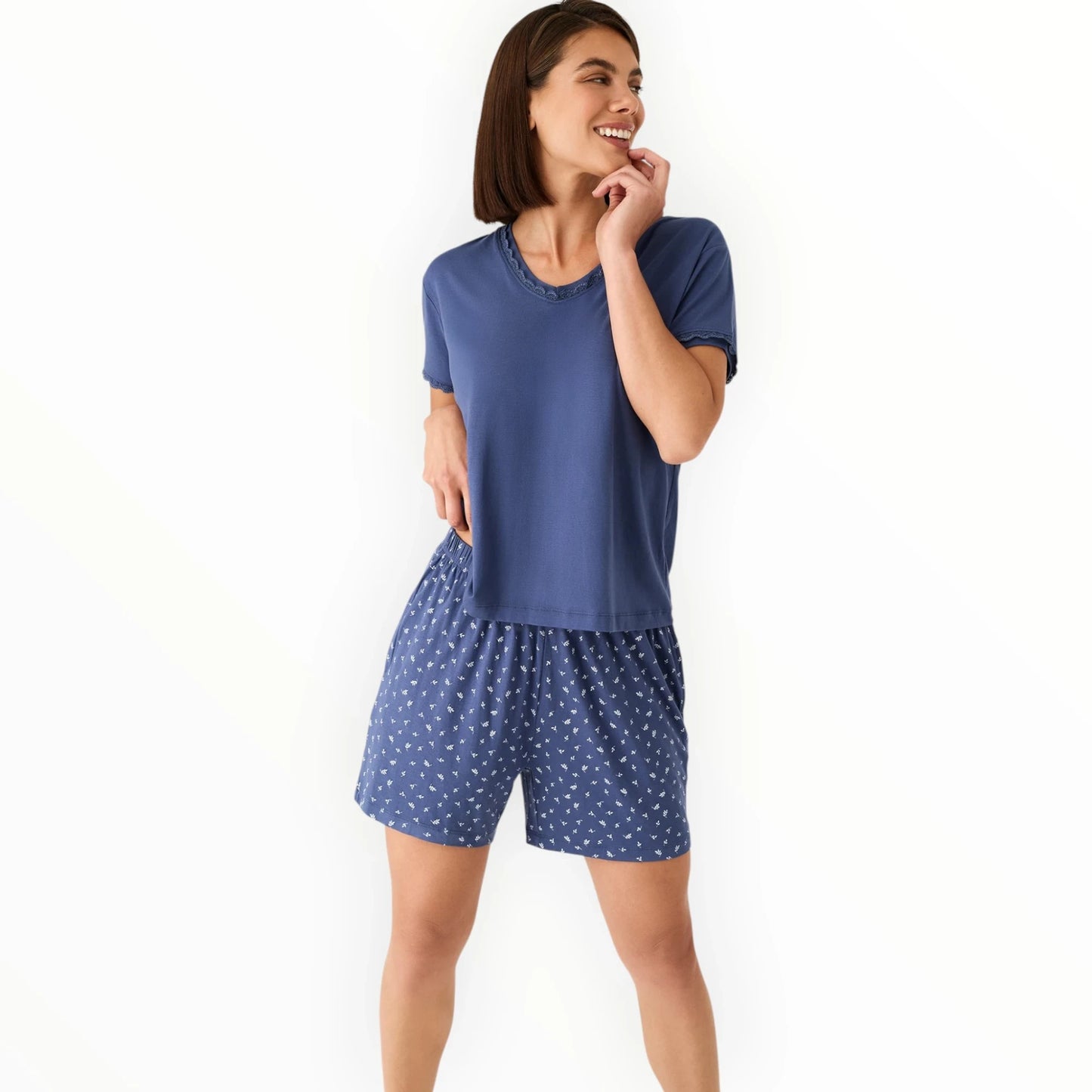 Pierrot Outlet dames pyjamaset met korte mouw en shorts, blauw met vogelprint en kanten details