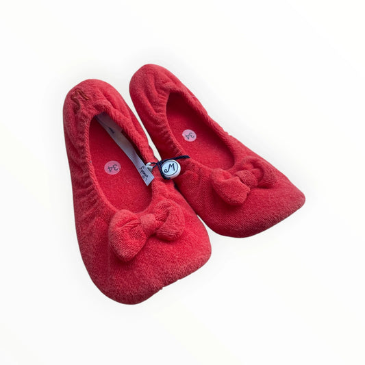 Pierrot Outlet dames pantoffels in zacht rood badstof met strikje en antislipzool.