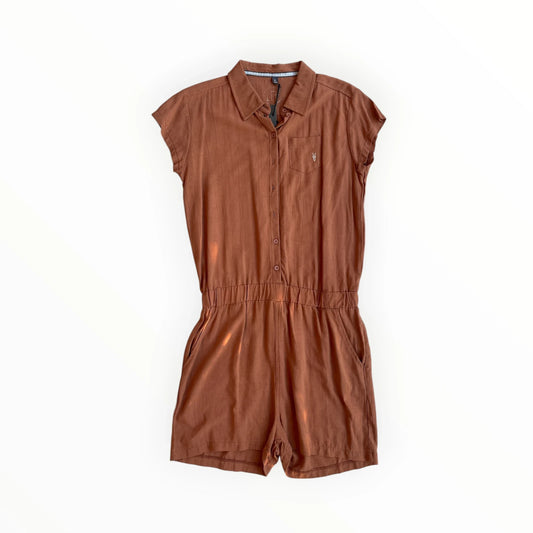 Roestbruine Pierrot Outlet dames playsuit met korte mouwen, kraag, knoopsluiting en elastische taille.
