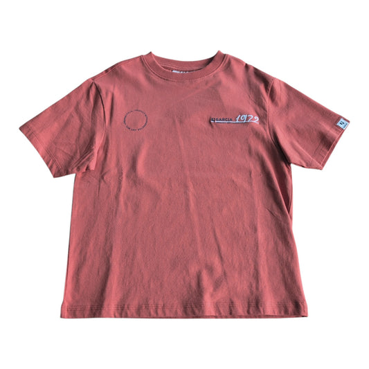 Pierrot Outlet rood katoenen T-shirt met korte mouwen en grafische print op de borst en rug.