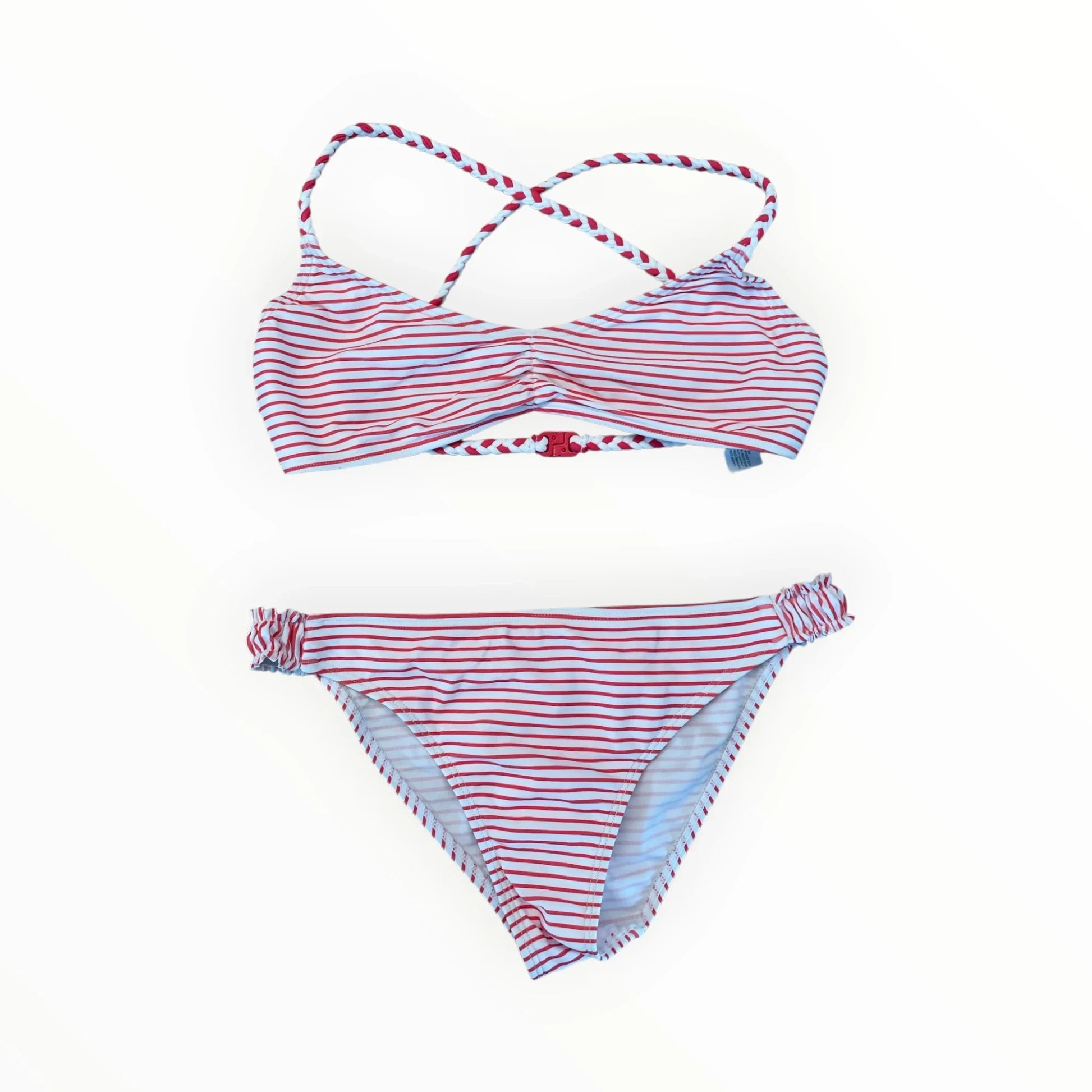 Pierrot Outlet rood-wit gestreepte bikini met gevlochten schouderbandjes en geplooid broekje voor dames.