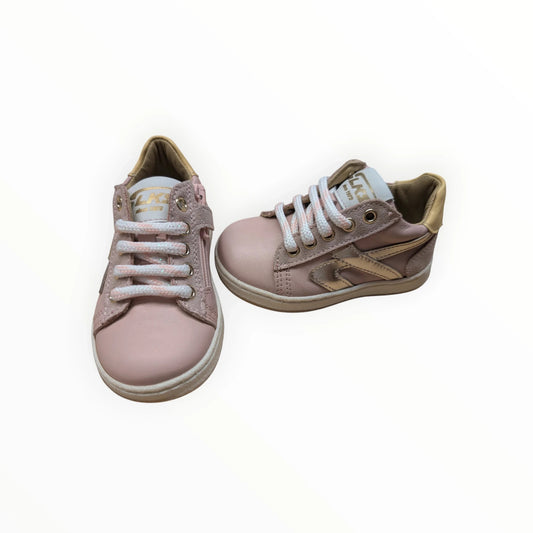 Pierrot Outlet roze leren en suède sneakers met veters, rits en gouden glitterdetails voor kinderen.
