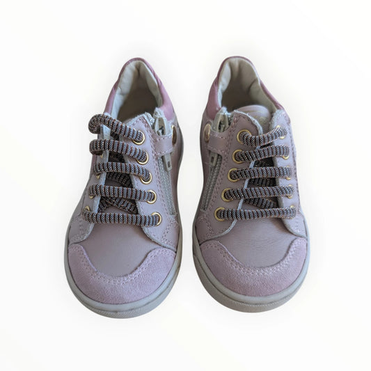 Pierrot Outlet roze leren en suède sneakers voor kinderen met rits, veters en glitterster.